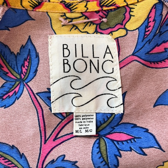 Billabong cover up. Great flower pattern. Size M. Fits size 6. - Picture 4 of 5